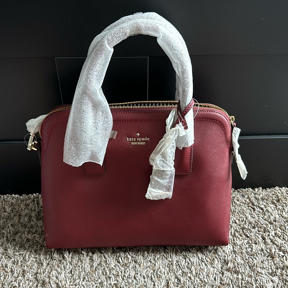 NWT Kate Spade Margot Train Card Red
